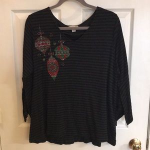 One World black stripe Christmas top with ornament embellishment Like new! 1x